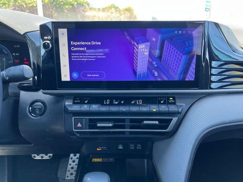 Used 2025 Toyota Camry SE w/ Multimedia Upgrade Package FWD image 22