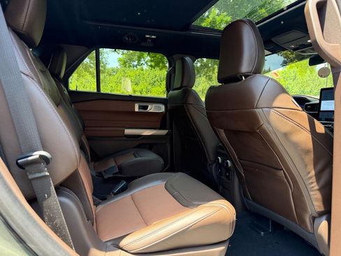 Used 2023 Ford Explorer King Ranch w/ Technology Package AWD/4WD image 10
