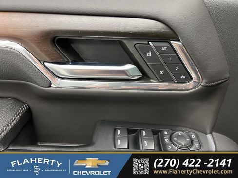 Used 2024 GMC Sierra 2500 Denali w/ Denali Reserve Package AWD/4WD image 23