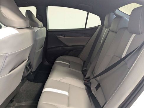 New 2026 Toyota Camry SE FWD image 22