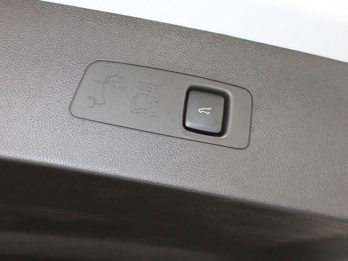 New 2026 Lincoln Corsair Premiere image 18