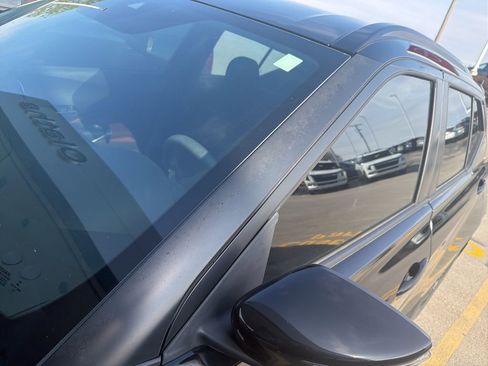 Used 2023 Nissan Kicks SR image 15