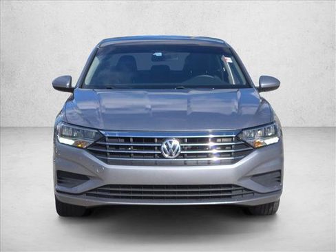 Used 2020 Volkswagen Jetta SE image 2