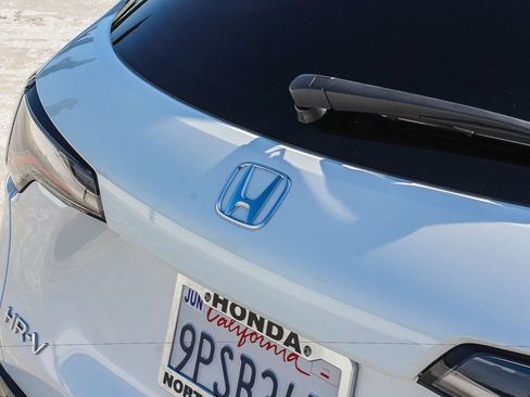 Certified 2024 Honda HR-V EX-L image 8
