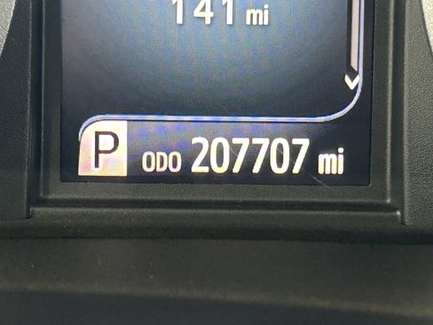 Used 2017 Toyota Sienna XLE image 29