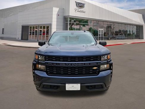 Used 2020 Chevrolet Silverado 1500 Custom w/ Custom Value Package image 2