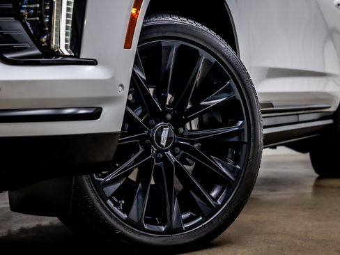 Used 2025 Cadillac Escalade Sport Platinum w/ LPO, ONYX Package image 22