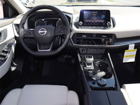 Certified 2025 Nissan Rogue SV w/ SV Premium Package image 19