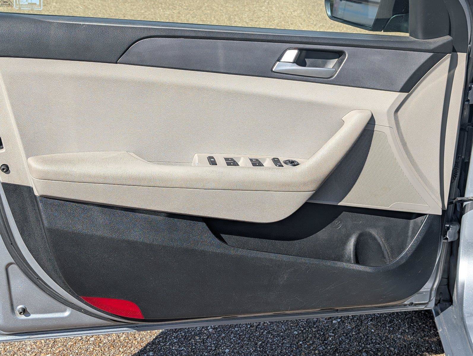 Used 2016 Hyundai Sonata SE FWD image 11