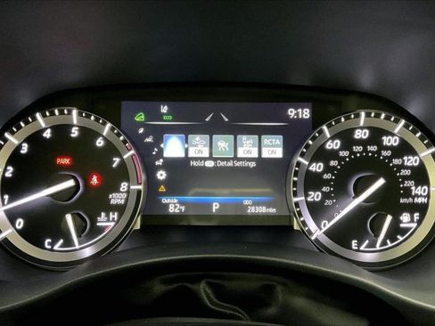 Used 2022 Toyota Highlander XLE AWD/4WD image 20