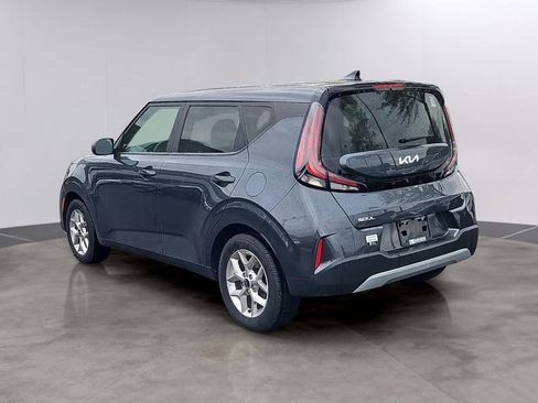 Used 2023 Kia Soul LX w/ LX Technology Package FWD image 5
