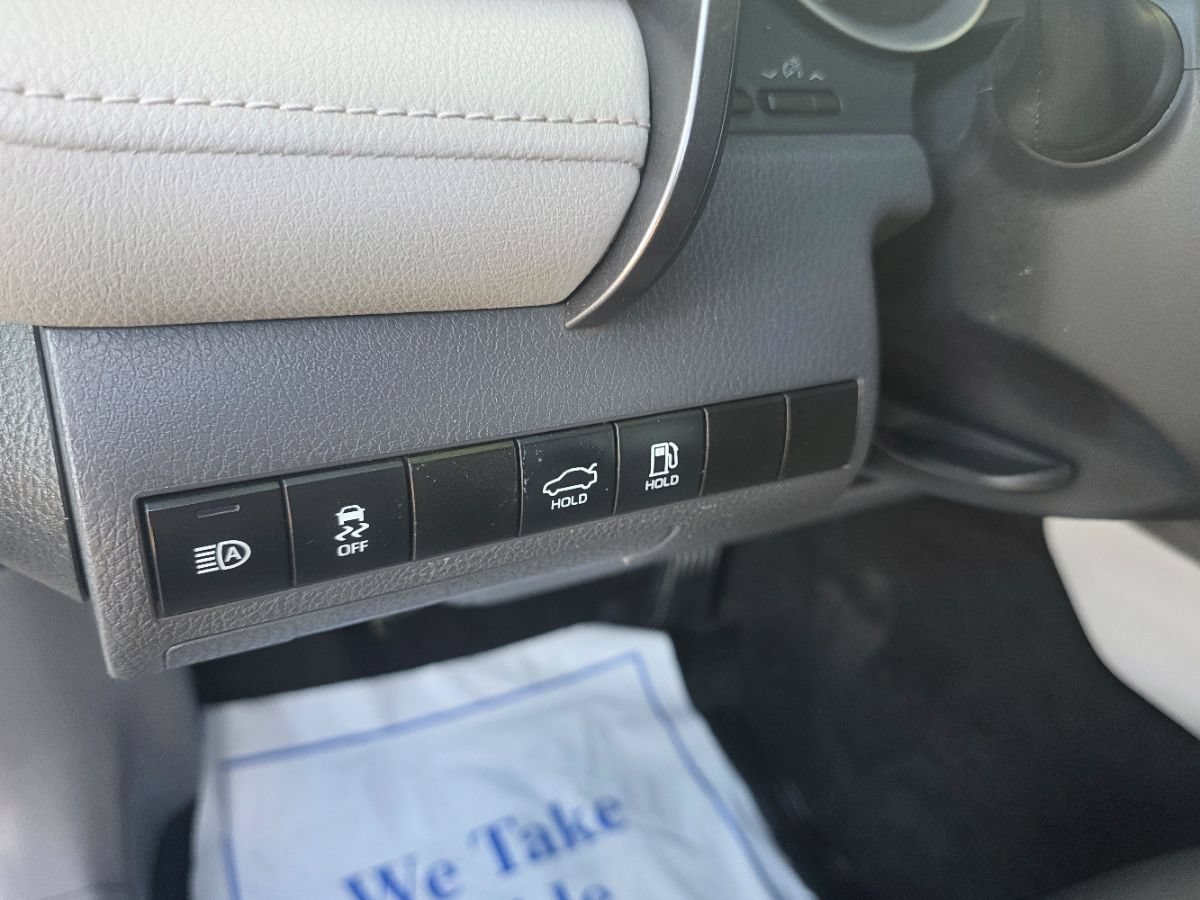Used 2021 Toyota Camry LE w/ Carpet Mat Package (TMS) FWD image 16