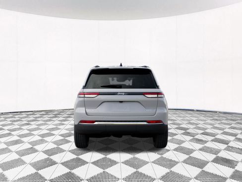 New 2025 Jeep Grand Cherokee Limited image 12