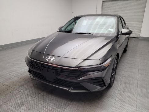 Used 2025 Hyundai Elantra SEL FWD image 15