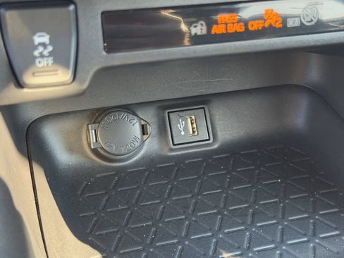 Used 2024 Toyota RAV4 LE AWD/4WD image 29