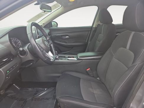 Used 2021 Nissan Sentra SV image 9