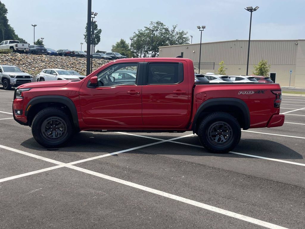 Used 2026 Nissan Frontier PRO-4X AWD/4WD image 6