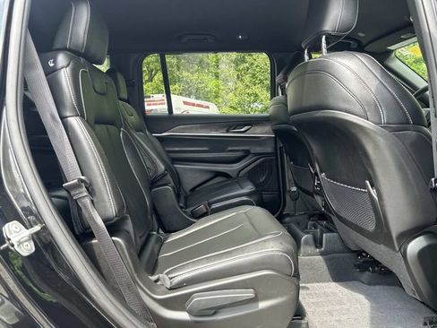 Used 2024 Jeep Grand Cherokee L Limited AWD/4WD image 18