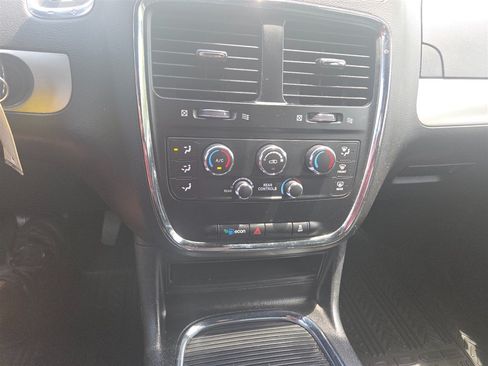 Used 2015 Dodge Grand Caravan SXT w/ Blacktop Package FWD image 12