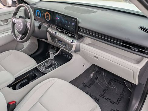 Used 2025 Hyundai Kona SEL FWD image 52