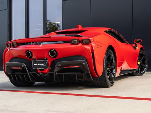 Used 2021 Ferrari SF90 Stradale AWD/4WD image 10