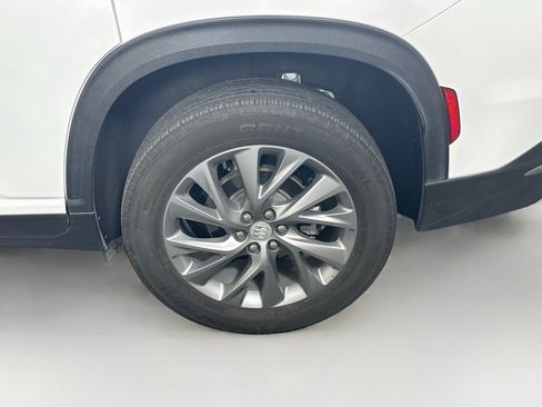 Used 2025 Buick Enclave Preferred FWD image 11