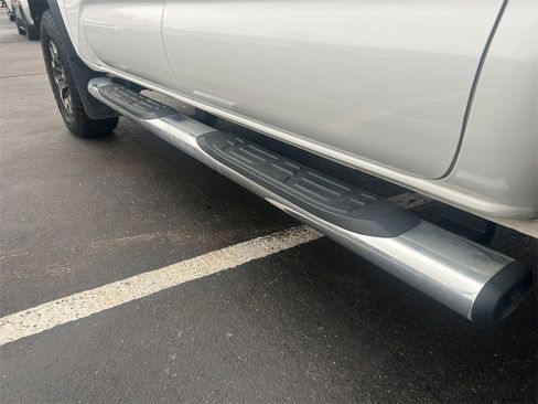 Used 2019 Toyota Tacoma TRD Off-Road image 14