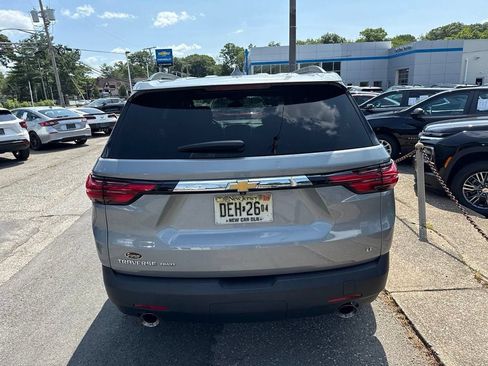 Used 2023 Chevrolet Traverse LT AWD/4WD image 9
