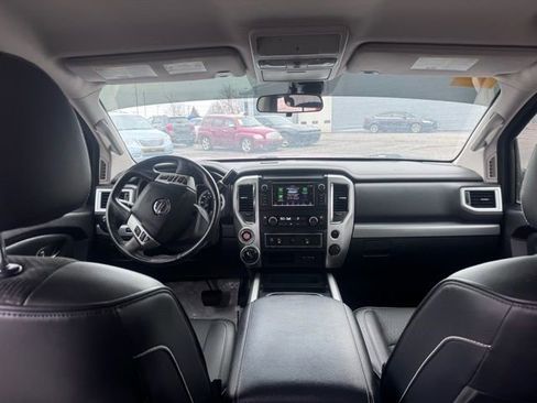 Used 2019 Nissan Titan PRO-4X image 7
