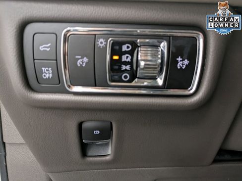 Used 2023 Lincoln Nautilus AWD w/ Premium Package image 22