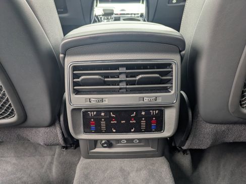 Used 2025 Audi Q7 3.0T Premium Plus image 24