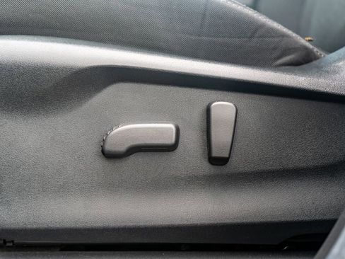 Used 2024 Subaru Ascent Premium w/ Convenience Package image 20