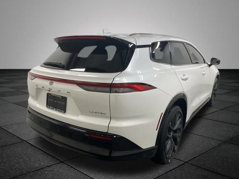 Used 2025 Toyota Crown Signia Limited w/ Advanced Technology Package image 7