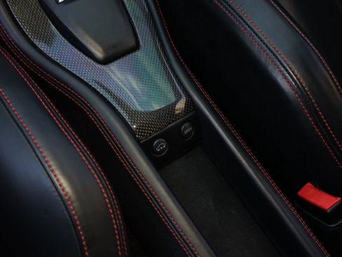 Used 2011 Ferrari 458 Italia Base image 17