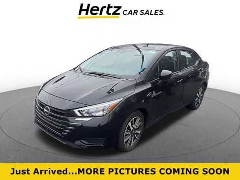 Used 2025 Nissan Versa SV image 1
