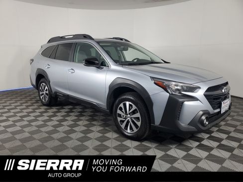 Used 2025 Subaru Outback Premium image 1