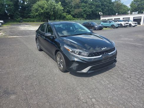 Used 2024 Kia Forte LXS w/ LXS Technology Package FWD image 1