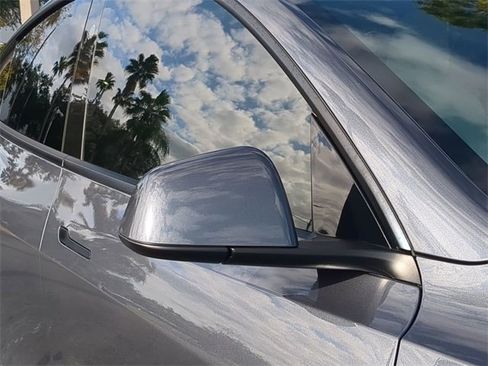 Used 2023 Tesla Model Y Long Range image 12