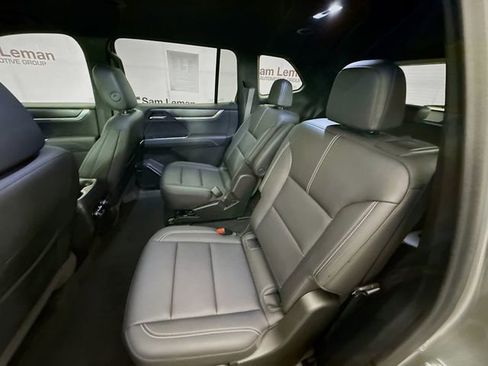 Used 2024 GMC Acadia Elevation w/ Black Edition image 27