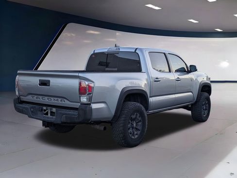 Used 2022 Toyota Tacoma TRD Off-Road image 3