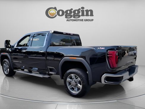 Used 2025 GMC Sierra 2500 SLT w/ SLT Premium Package image 9