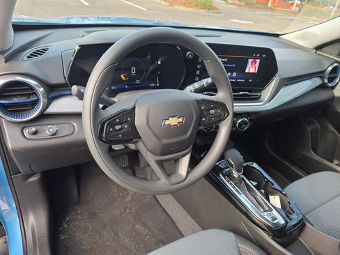 Certified 2025 Chevrolet Trax LT image 15