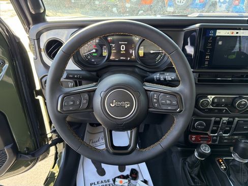 Used 2024 Jeep Wrangler Willys image 19
