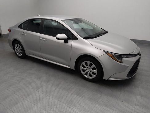 Used 2022 Toyota Corolla LE image 11