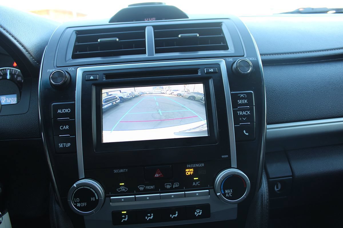 Used 2014 Toyota Camry SE FWD image 25