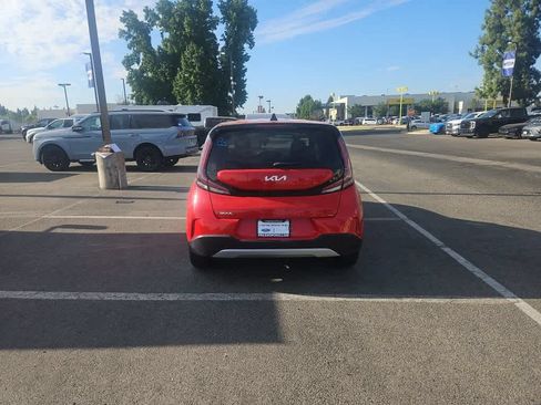 Used 2024 Kia Soul LX w/ Option Group 015 FWD image 6