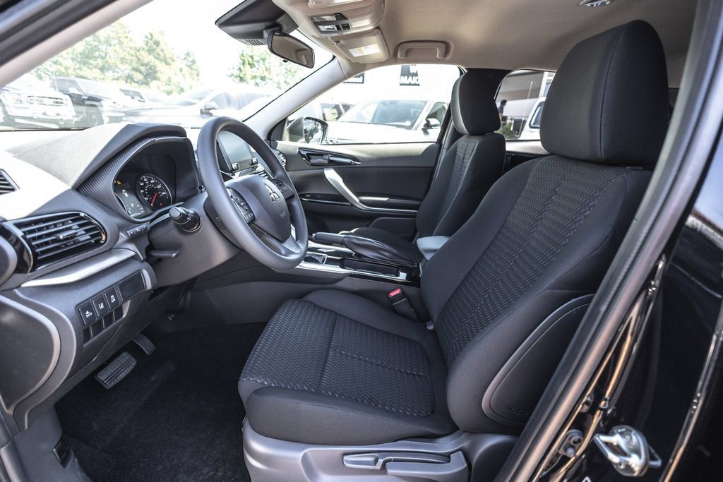 New 2026 Mitsubishi Eclipse Cross LE AWD/4WD image 17