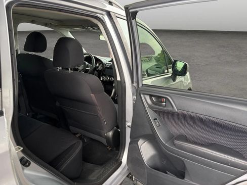 Used 2017 Subaru Forester 2.5i Premium w/ All-Weather Package AWD/4WD image 17