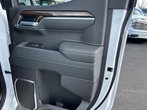 New 2026 GMC Sierra 1500 Elevation image 16