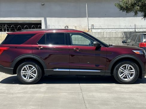 Used 2022 Ford Explorer XLT RWD image 9
